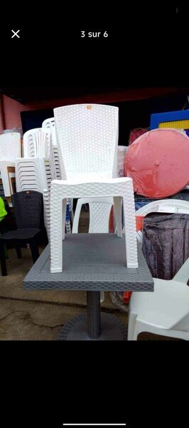 Table avec 2 chais