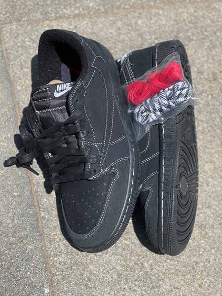 Jordan 1 low. Cuts