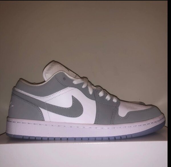 Air jordan grey color