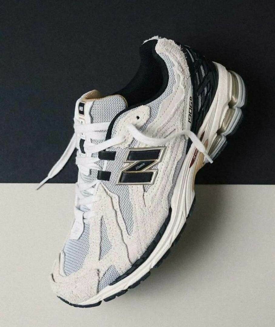 New Balance 1906