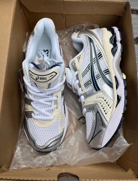 Chaussures de course Asics