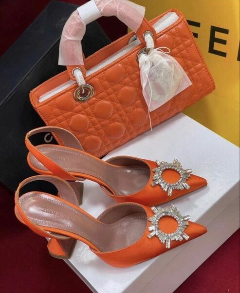 LADIES HEEL SHOE