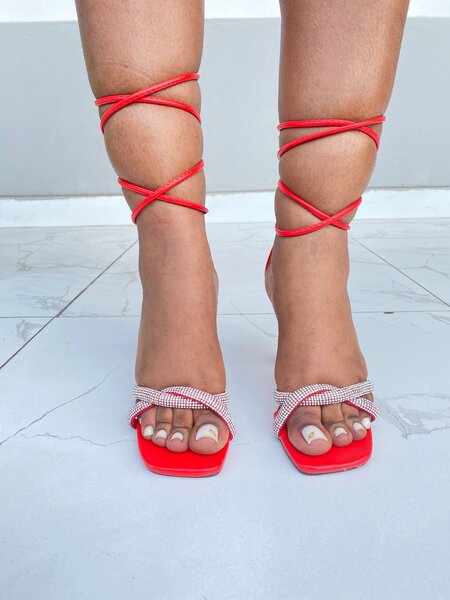 Tie up heels