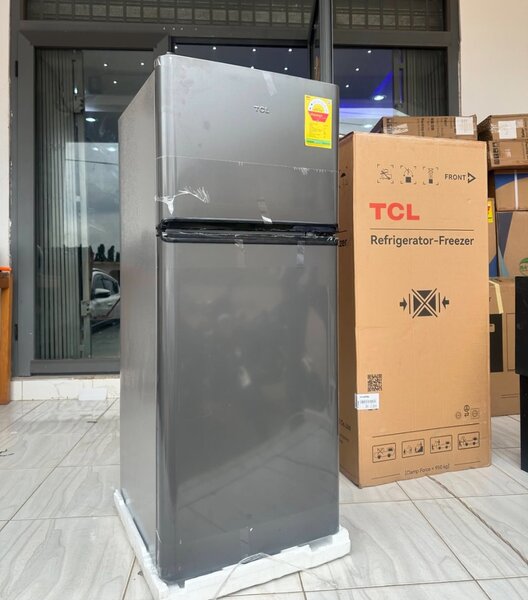 REFRIGERATOR - FREEZER
