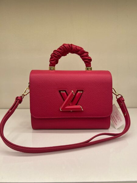 LV Twist