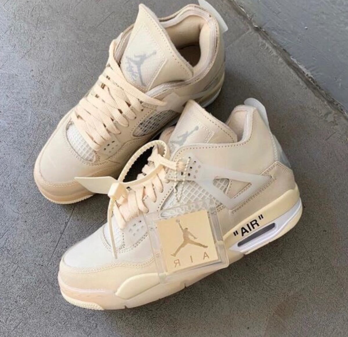 JORDAN 4