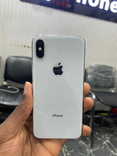 iPhone X 64Go Gris