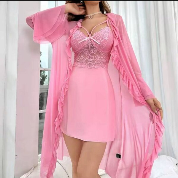 Ensemble de lingerie rose