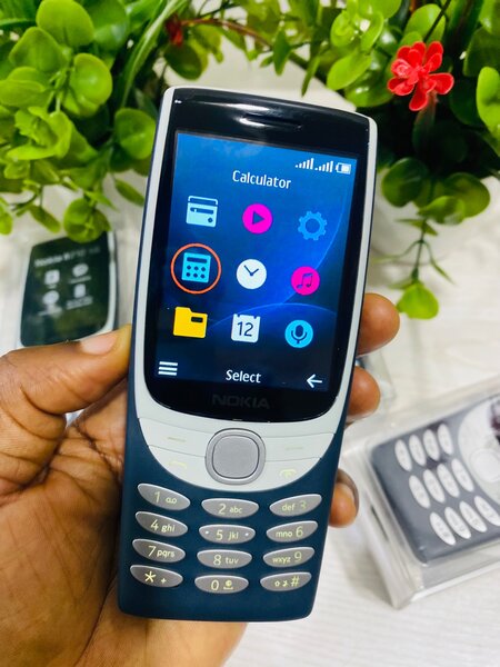 Nokia 8210 2G. Blue