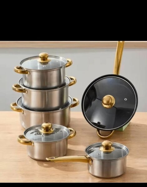 Ensemble de Casseroles de Luxe