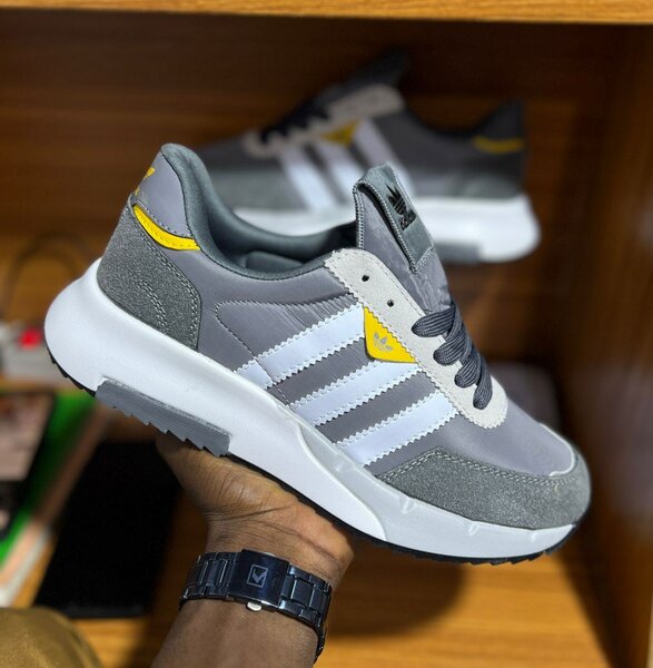 Sneakers modernes homme gris