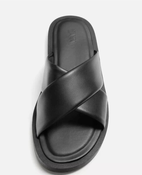Sandale en cuir noir