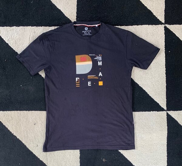T-shirt homme graphique noir