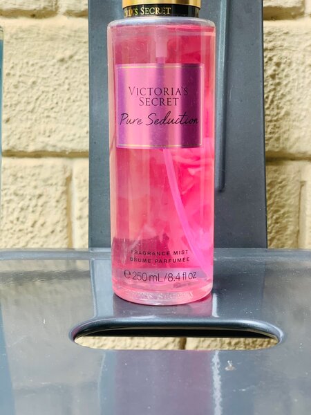 Victorias secret. -Pure seduction