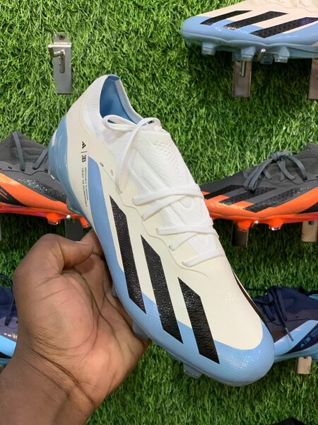 Crazy fast boots