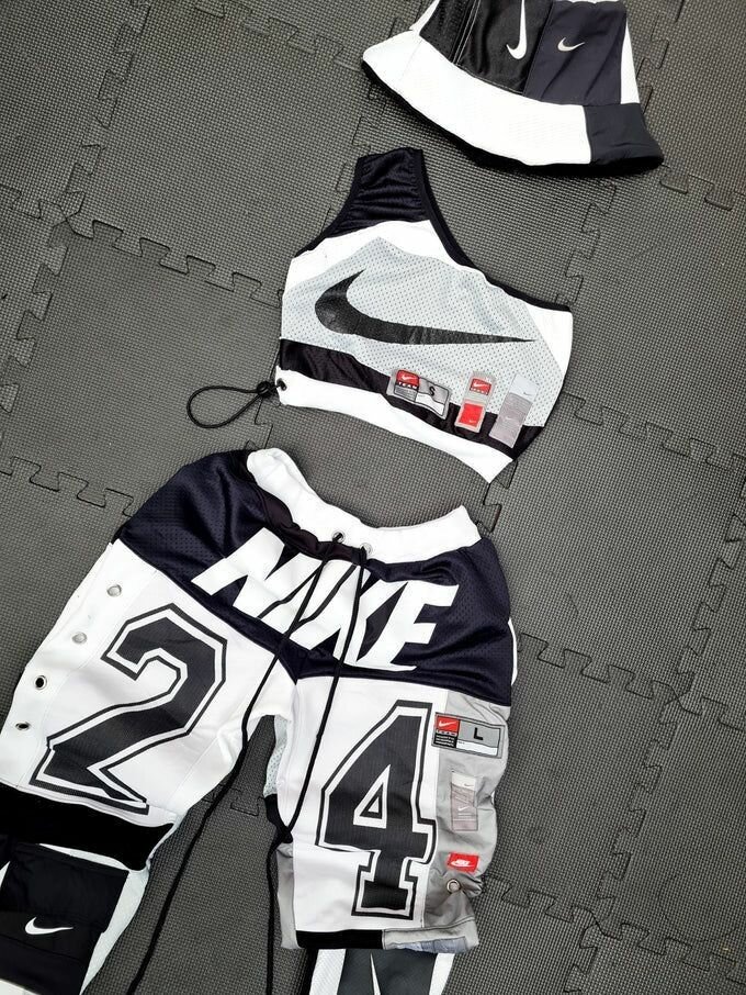 Complete dress with cap