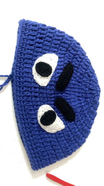 Bonnet Oscan's head