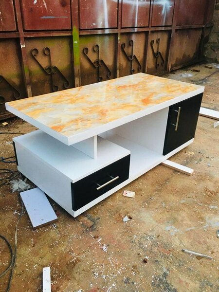Table basse moderne avec rangement