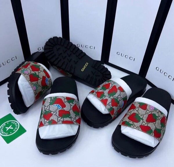 MEN SLIPPERS
