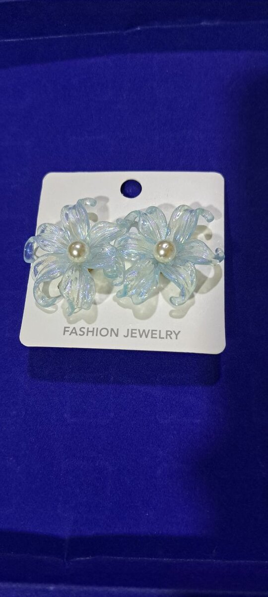 Stylish earrings