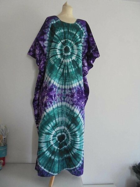 LES BELLES ROBES