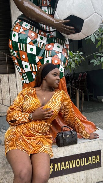 Robe à motifs orange élégante