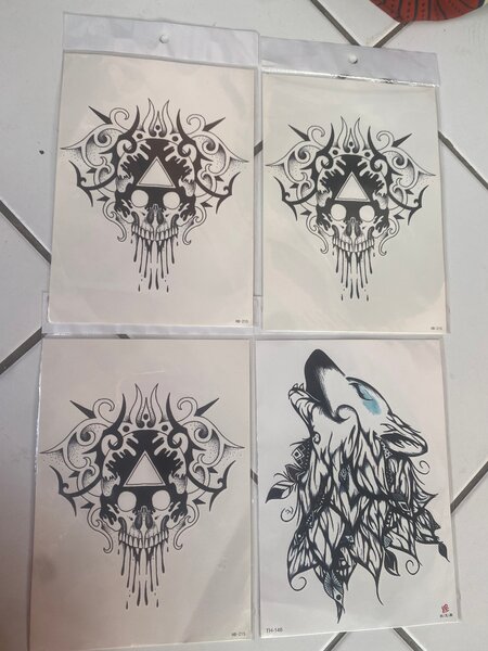 Tatouages Temporaires Tête de Mort et Loup