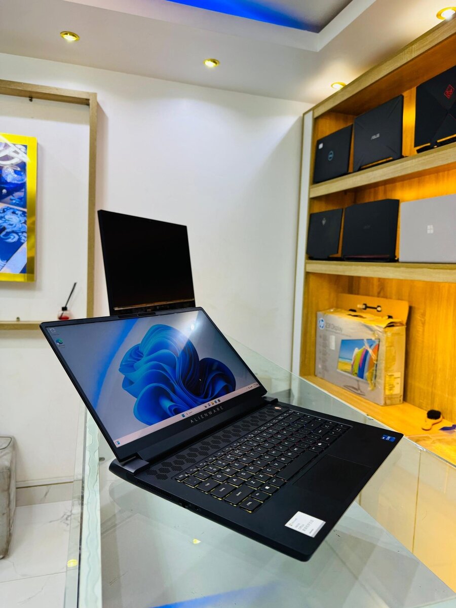 ALIENWARE m15 R6