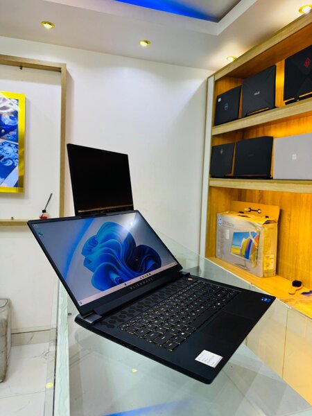 ALIENWARE m15 R6