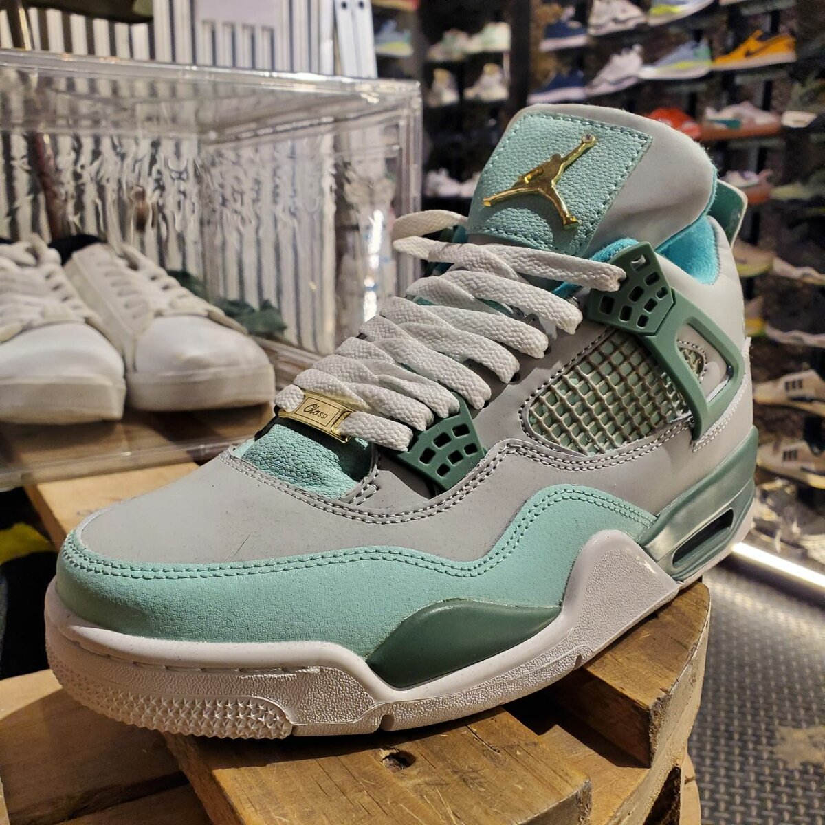 Jordan4's