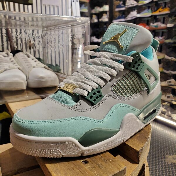 Jordan4's