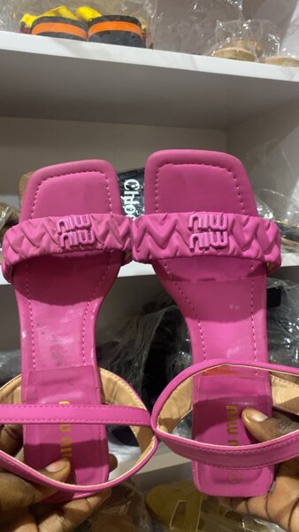 Size 38 pink heel