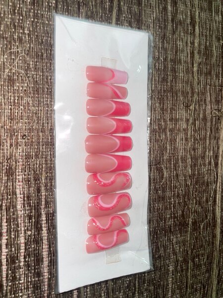 Press on nails