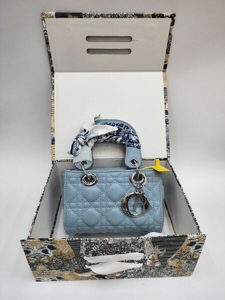 Бренд DIOR