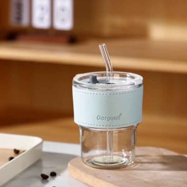 Tasse à café en verre avec couvercle