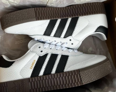chic sneakers