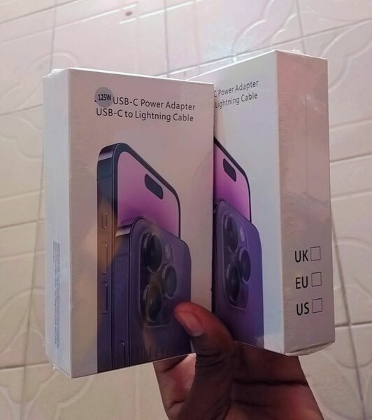 Charger iPhone 14 pro max