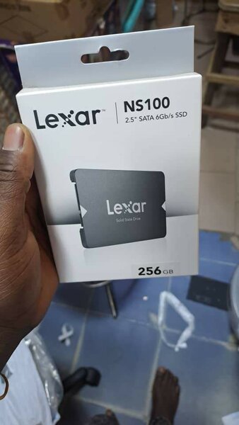 Disque dur SSD SATA et nvme lexar 256gb