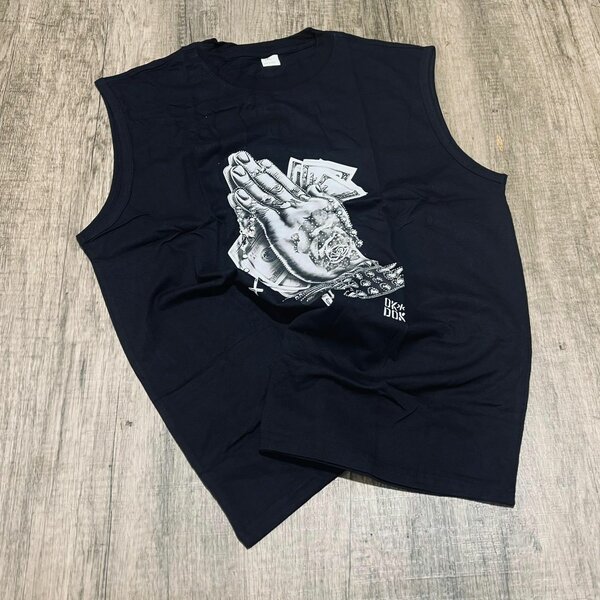 Sleeveless vest