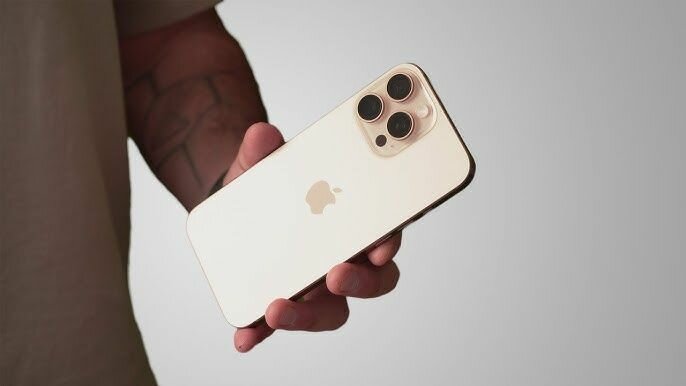 iPHONE 16 PRO