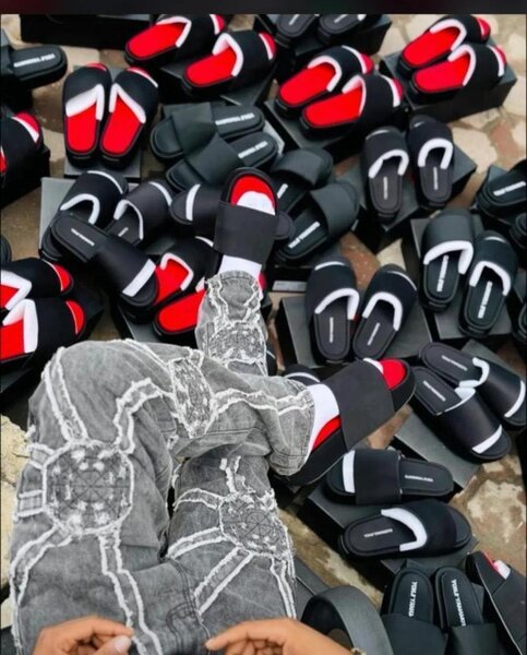 Y-3 slides