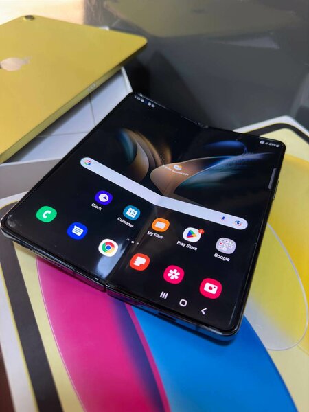 Galaxy Z fold 4 512gb/12gb ram Uk used very neat 12 months w