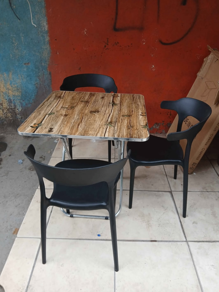 Set de table et chaises extérieur