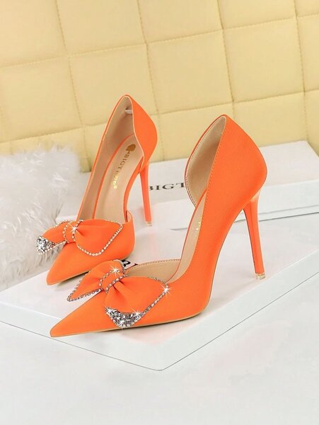 Ladies dress shoe