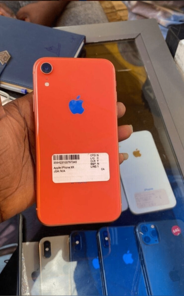 iPhone XR 128gig red