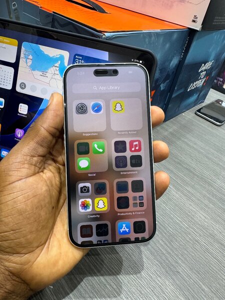 iPhone 16