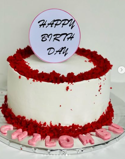 medium cakes 