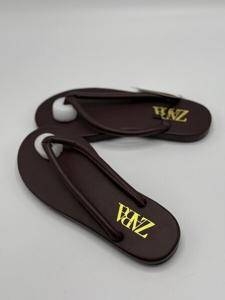 Ladies slippers