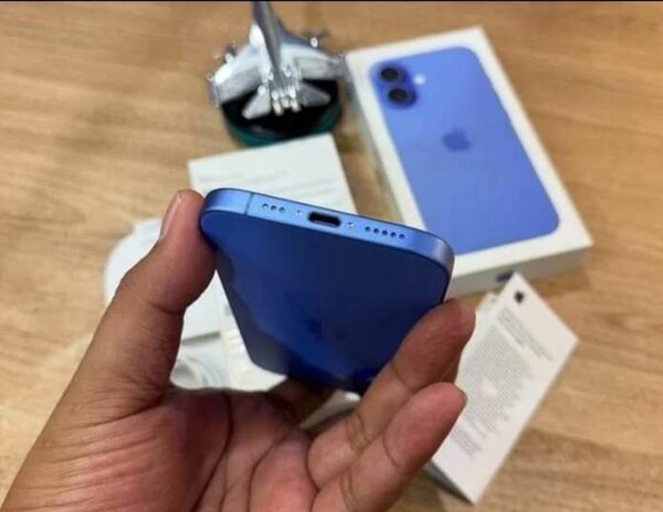 iPhone Bleu 128GB Neuf