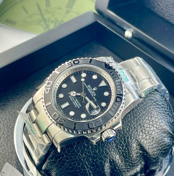 Montres de luxe en or et argent